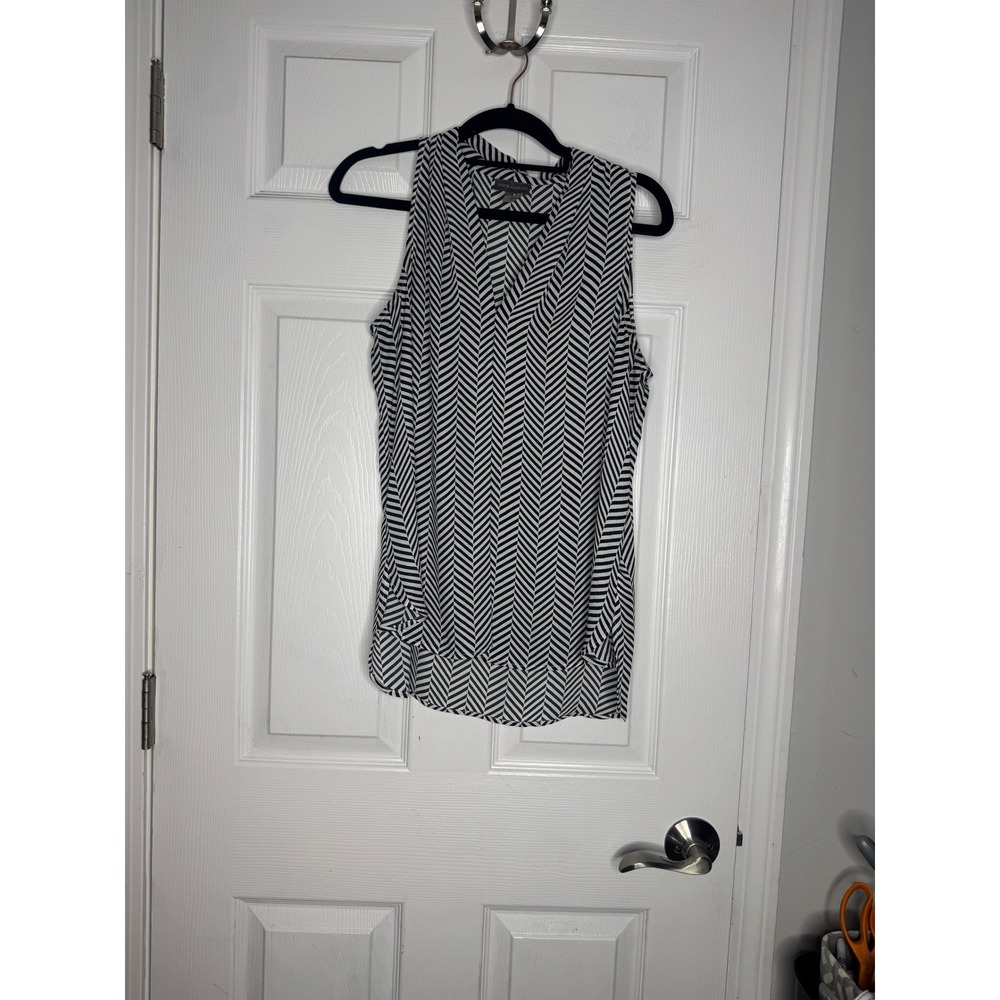 VINCE CAMUTO Black‎ White Chevron Tank Blouse Size S